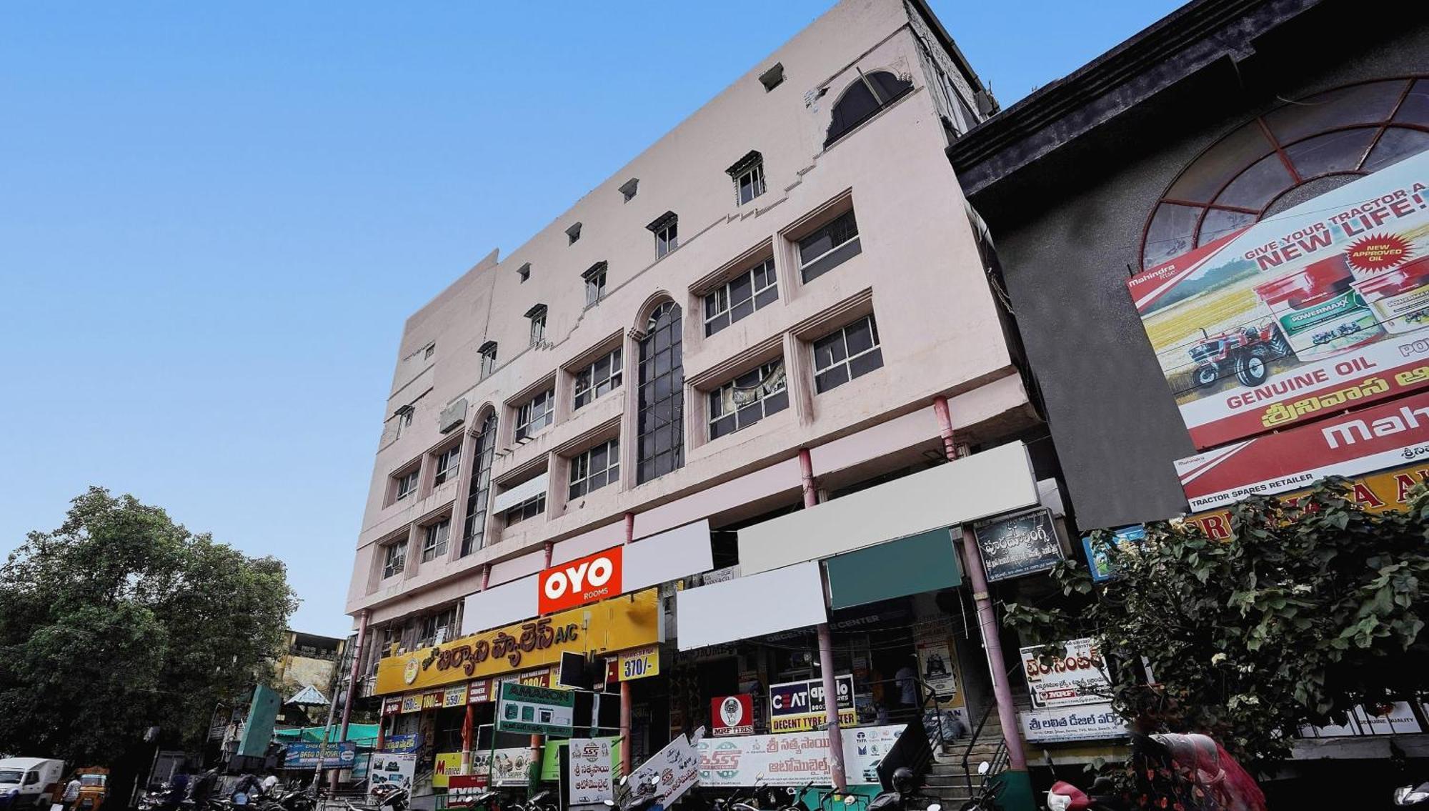 Hotel O Sai Krishna Residency Vijayawāda Esterno foto