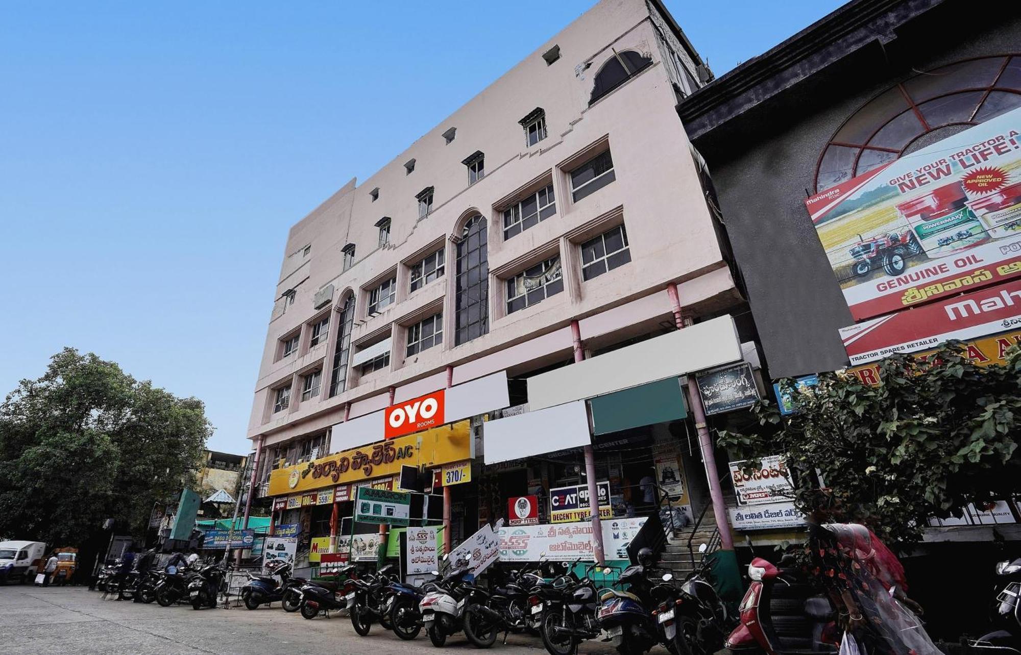 Hotel O Sai Krishna Residency Vijayawāda Esterno foto
