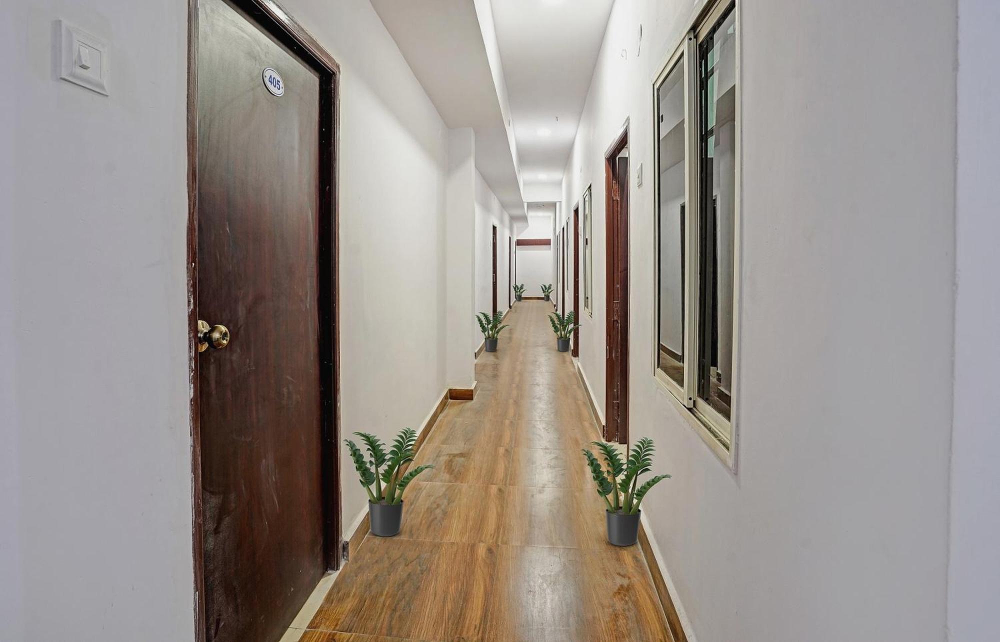 Hotel O Sai Krishna Residency Vijayawāda Esterno foto