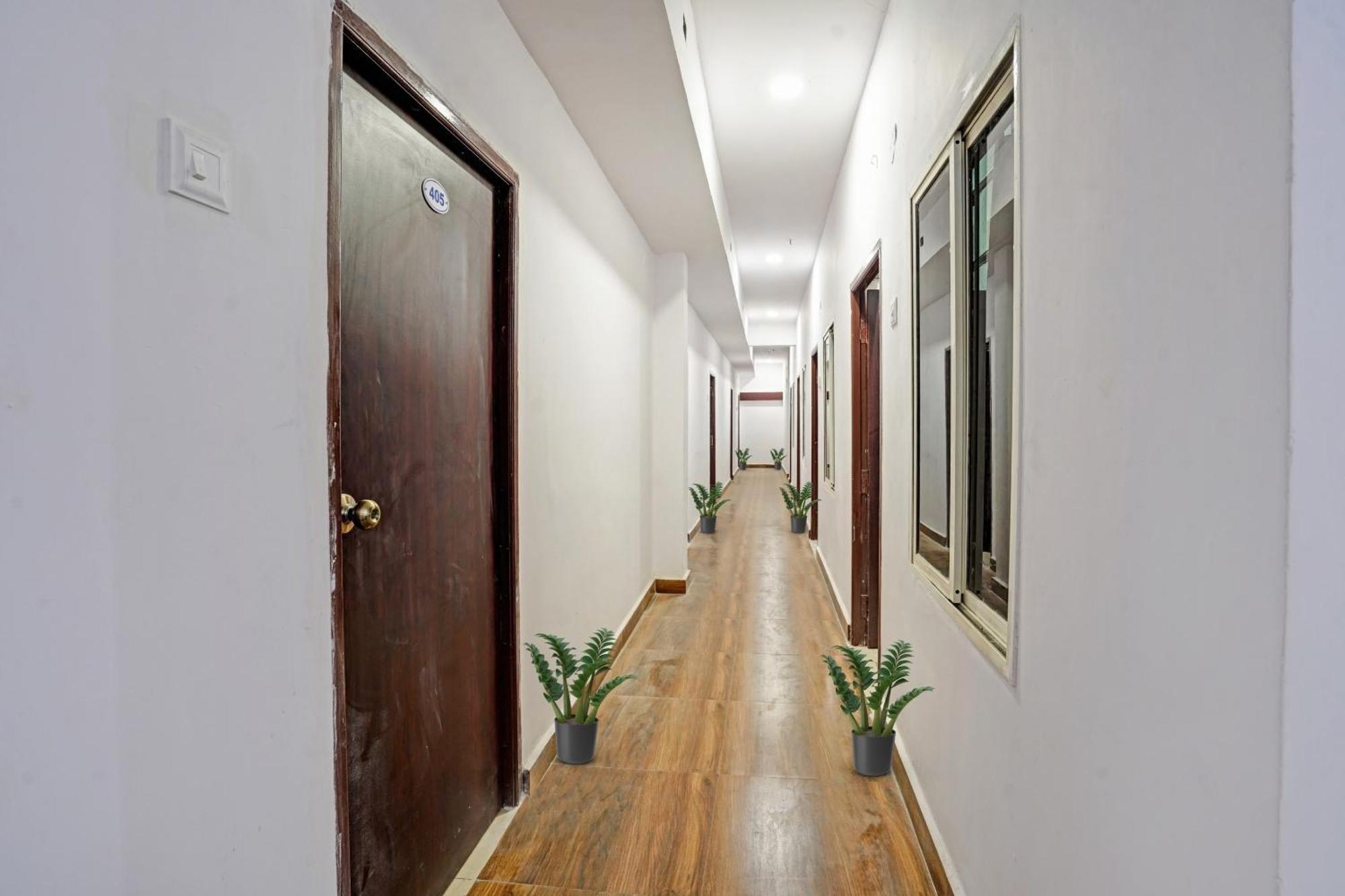 Hotel O Sai Krishna Residency Vijayawāda Esterno foto
