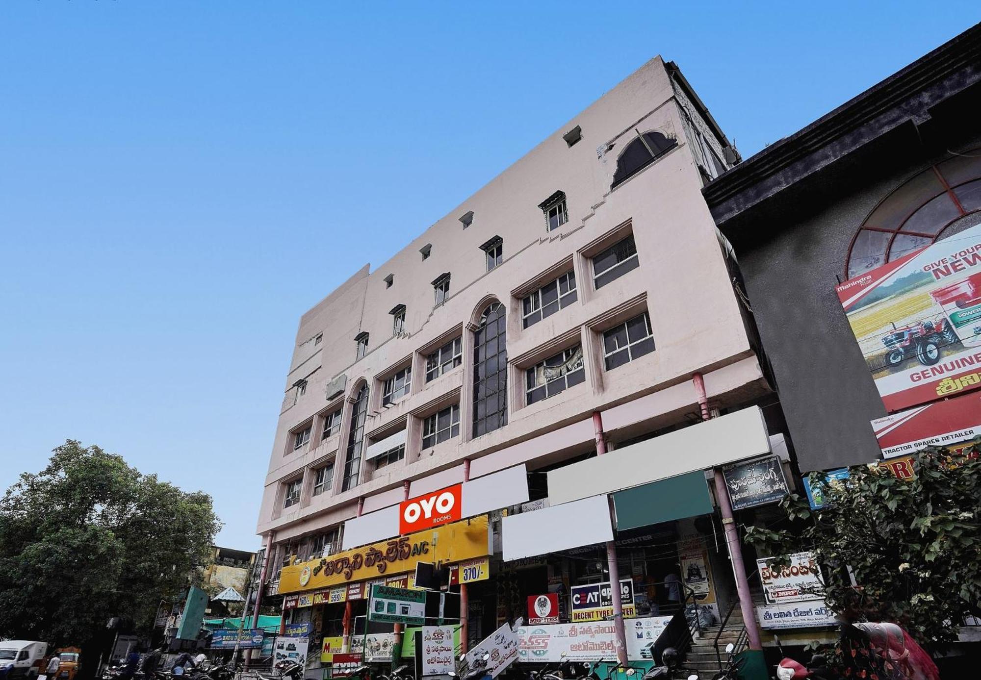 Hotel O Sai Krishna Residency Vijayawāda Esterno foto